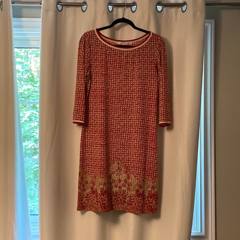 Max Studio size M red patterned dress, knee length with 3/4 length sleeves